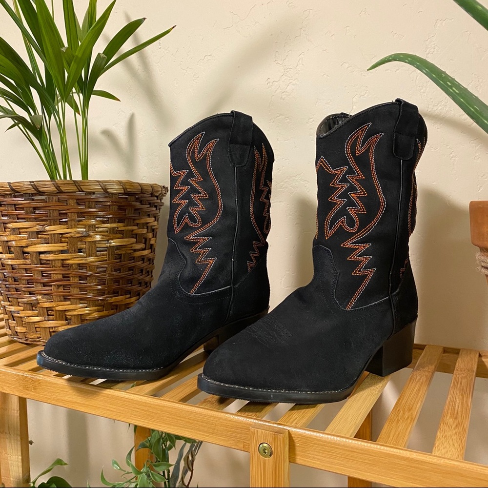 COWBOY BOOTS